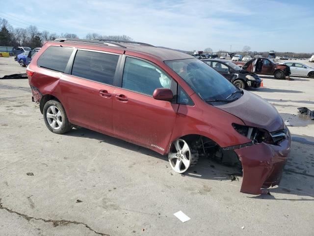 Photo 4 from auction – 2018 TOYOTA SIENNA LE with VIN 5TDKZ3DC4JS911452