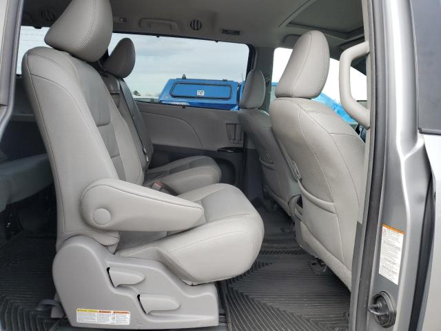Photo 11 from auction – 2017 TOYOTA SIENNA XLE with VIN 5TDYZ3DC5HS884444