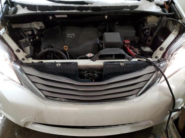 Photo 12 from auction – 2017 TOYOTA SIENNA XLE with VIN 5TDDZ3DC5HS161983