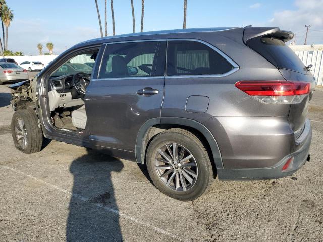 Photo 2 from auction – 2017 TOYOTA HIGHLANDER with VIN 5TDKZRFH9HS511487
