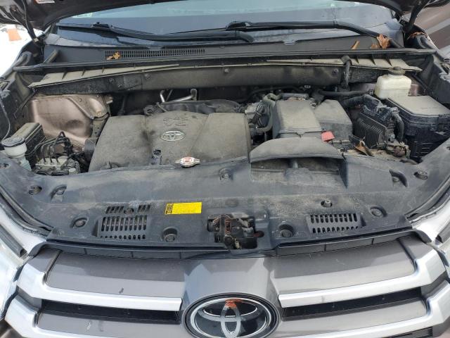 Photo 12 from auction – 2018 TOYOTA HIGHLANDER with VIN 5TDJZRFH9JS903130