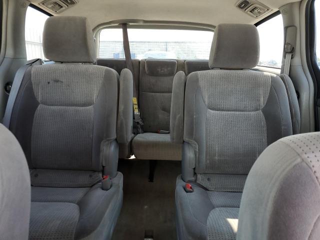Photo 10 from auction – 2010 TOYOTA SIENNA CE with VIN 5TDKK4CC5AS330117