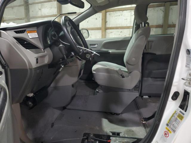 Photo 7 from auction – 2018 TOYOTA SIENNA LE with VIN 5TDKZ3DC0JS934257