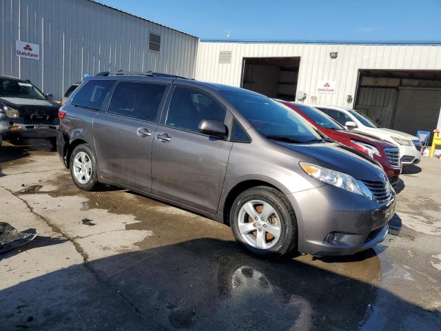 Photo 4 from auction – 2015 TOYOTA SIENNA LE with VIN 5TDKK3DC2FS606236