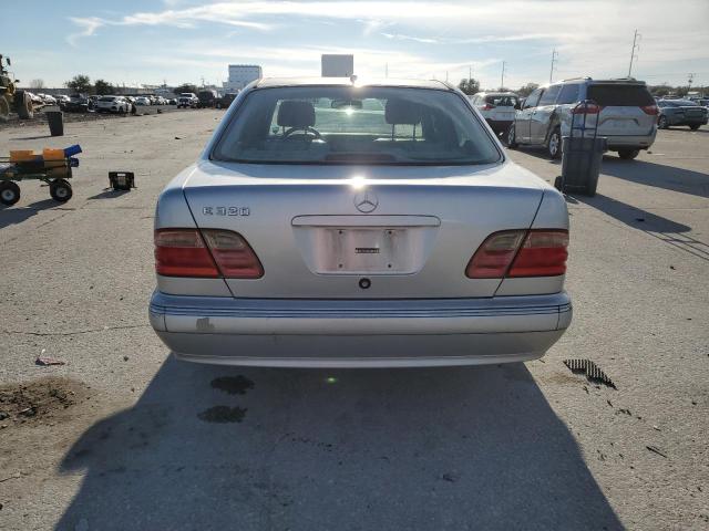 Photo 6 from auction – 2001 MERCEDES-BENZ E 320 with VIN WDBJF65J61B299960