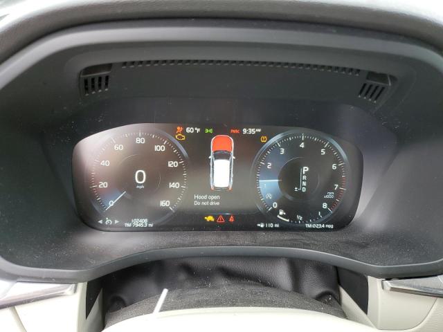 Photo 9 from auction – 2018 VOLVO XC60 T5 with VIN LYV102RK1JB069465