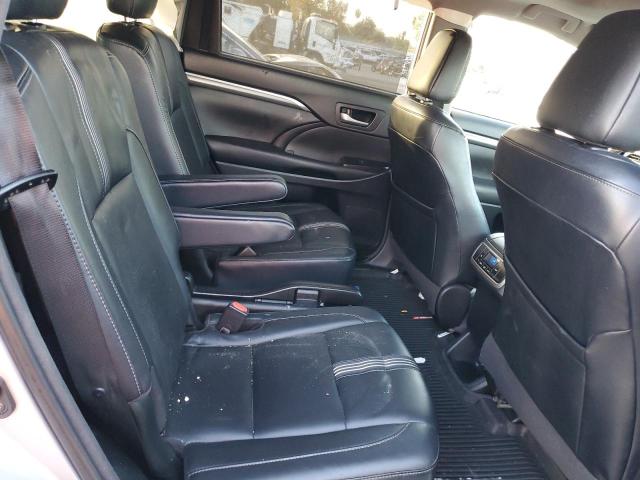 Photo 11 from auction – 2018 TOYOTA HIGHLANDER with VIN 5TDKZRFH7JS537933