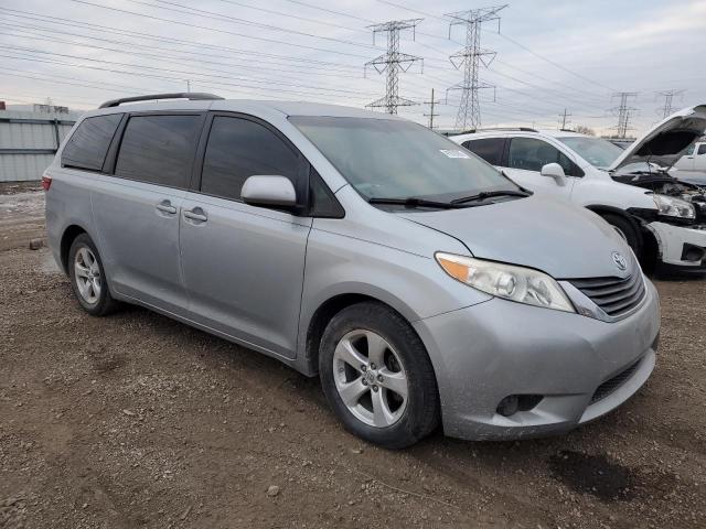 Photo 4 from auction – 2015 TOYOTA SIENNA LE with VIN 5TDKK3DC4FS531880