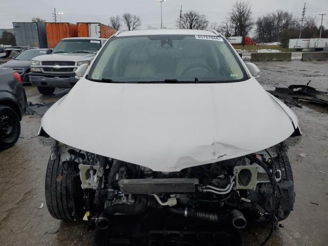 Photo 5 from auction – 2017 LINCOLN MKC RESERV with VIN 5LMCJ3C9XHUL69452