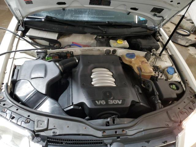 Photo 11 from auction – 2002 VOLKSWAGEN PASSAT GLX with VIN WVWTH63B82P123433