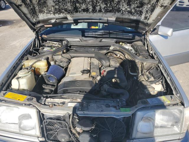 Photo 11 from auction – 1995 MERCEDES-BENZ E 320 BASE with VIN WDBEA32EXSC163851