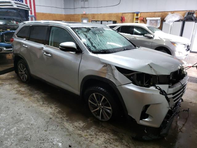 Photo 4 from auction – 2019 TOYOTA HIGHLANDER with VIN 5TDJZRFH2KS981525