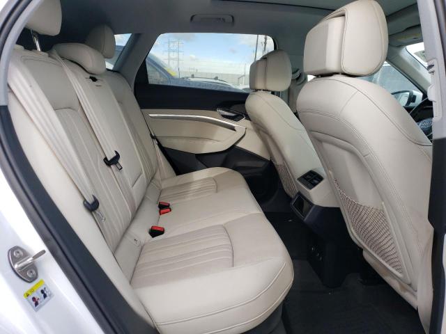 Photo 11 from auction – 2019 AUDI E-TRON PRE with VIN WA1LAAGE5KB008730
