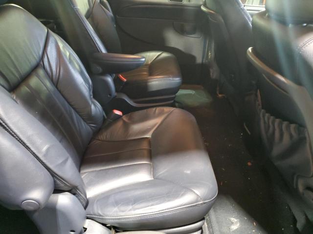 Photo 11 from auction – 2001 CHRYSLER TOWN AND C with VIN 2C8GP54L41R352421