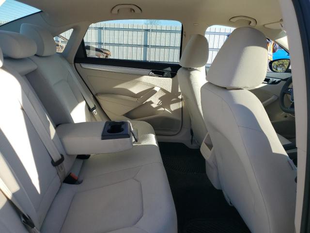 Photo 10 from auction – 2017 VOLKSWAGEN PASSAT S with VIN 1VWAT7A32HC080230