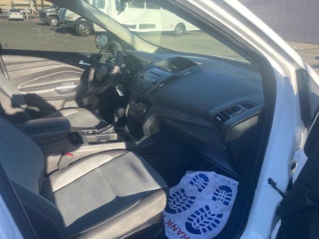 Photo 5 from auction – 2017 FORD ESCAPE SE with VIN 1FMCU9GD1HUC97469