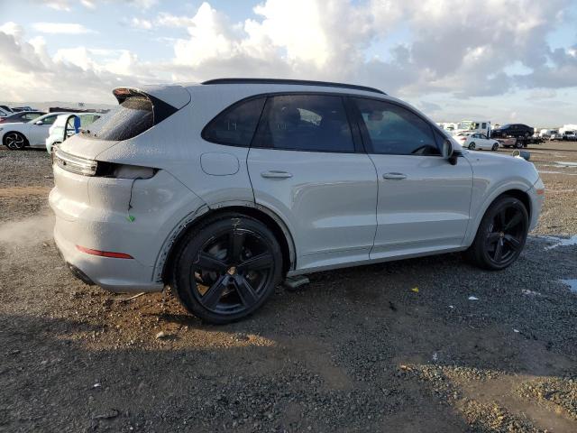 Снимка 3 от търг – 2024 PORSCHE CAYENNE с VIN WP1AA2AY7RDA03399