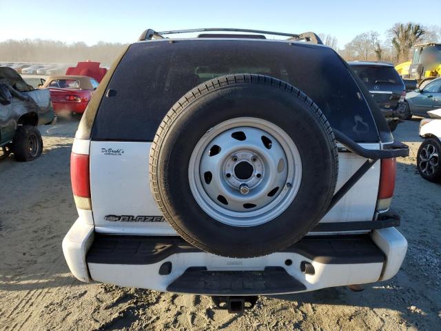 Photo 6 from auction – 2000 CHEVROLET BLAZER with VIN 1GNCT18W8YK285881
