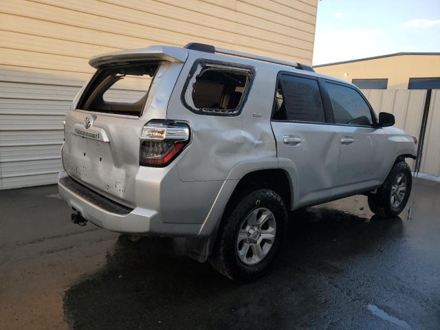 Photo 3 from auction – 2022 TOYOTA 4RUNNER SR with VIN JTEEU5JR6N5267962
