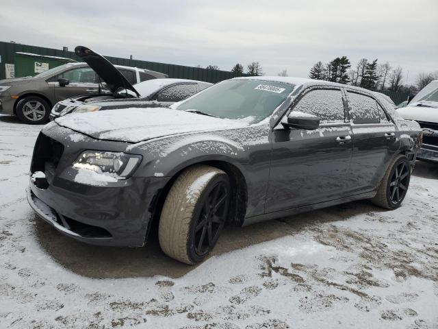 CHRYSLER 300 S 2019 مع رقم تعريف المركبة 2C3CCABG0KH697645 - صورة من المزاد