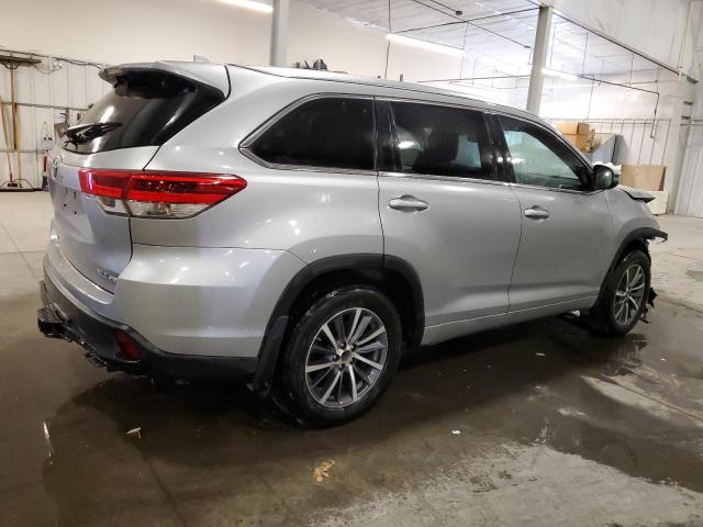 Photo 3 from auction – 2017 TOYOTA HIGHLANDER with VIN 5TDJZRFH0HS380476