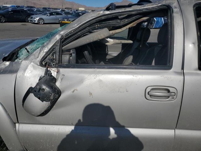 Photo 7 from auction – 2004 CHEVROLET SUBURBAN K with VIN 3GNFK16T84G138535