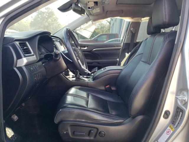 Photo 7 from auction – 2017 TOYOTA HIGHLANDER with VIN 5TDKZRFH3HS193141