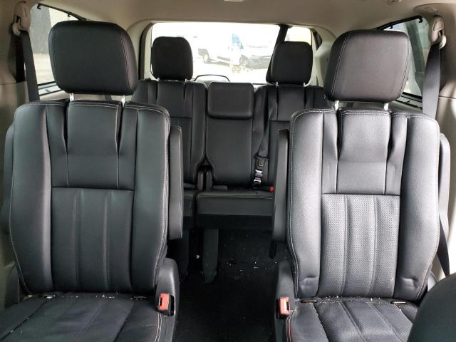Photo 10 from auction – 2016 CHRYSLER TOWN & COU with VIN 2C4RC1CG0GR174874