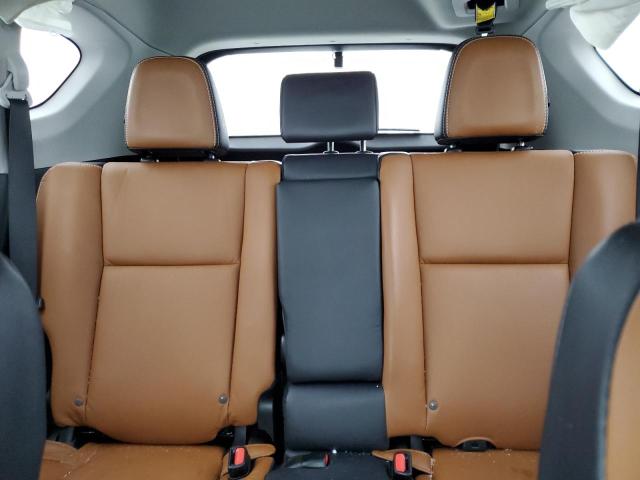 Photo 10 from auction – 2018 TOYOTA RAV4 LIMIT with VIN 2T3DFREV8JW856216
