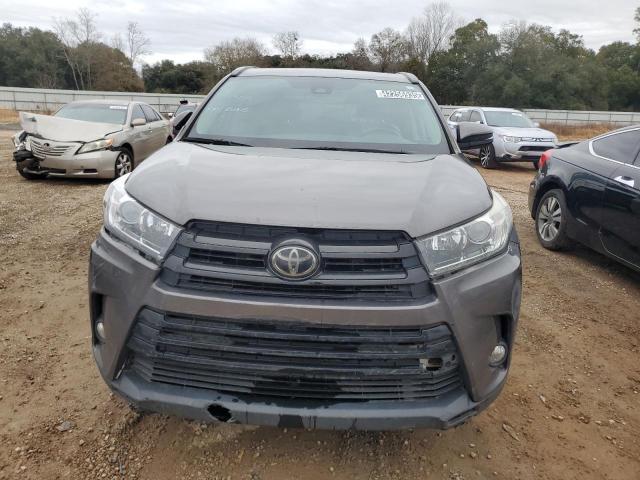 Photo 5 from auction – 2018 TOYOTA HIGHLANDER with VIN 5TDJZRFH8JS844152