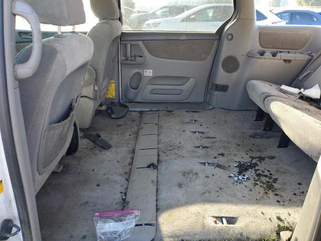 Photo 11 from auction – 2010 TOYOTA SIENNA CE with VIN 5TDKK4CC6AS323578