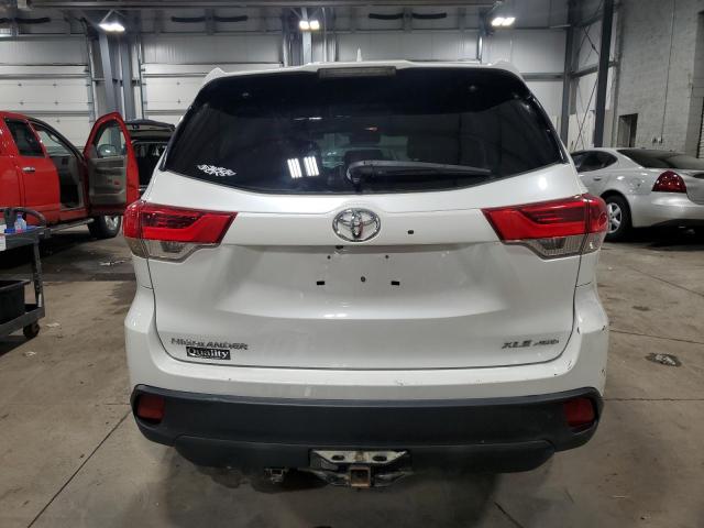 Photo 6 from auction – 2018 TOYOTA HIGHLANDER with VIN 5TDJZRFH5JS851463