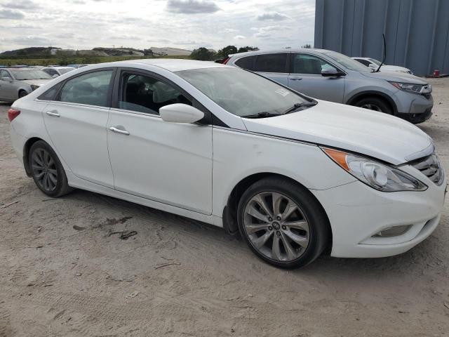 Photo 4 from auction – 2013 HYUNDAI SONATA SE with VIN 5NPEC4AC2DH684572