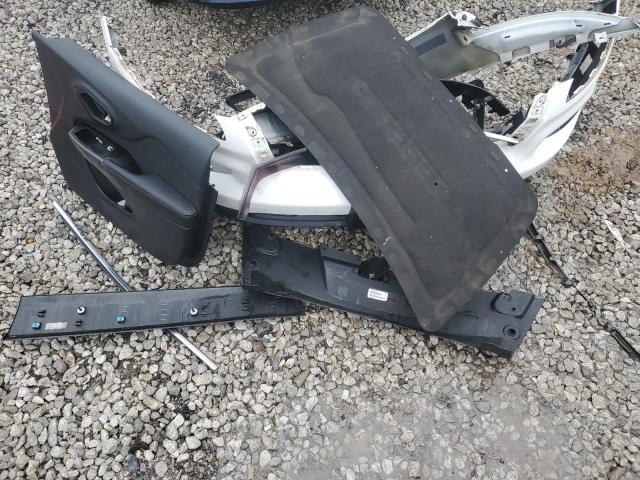 Photo 13 from auction – 2014 JEEP CHEROKEE L with VIN 1C4PJLCB4EW172398