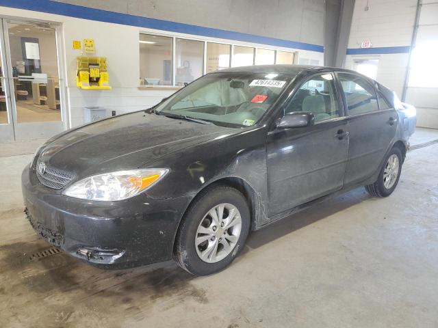TOYOTA CAMRY LE 2004 with VIN 4T1BF30K54U081453 - Photo from auction