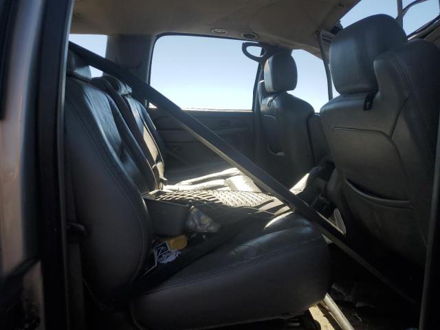 Photo 11 from auction – 2004 CHEVROLET SUBURBAN K with VIN 3GNFK16T84G138535