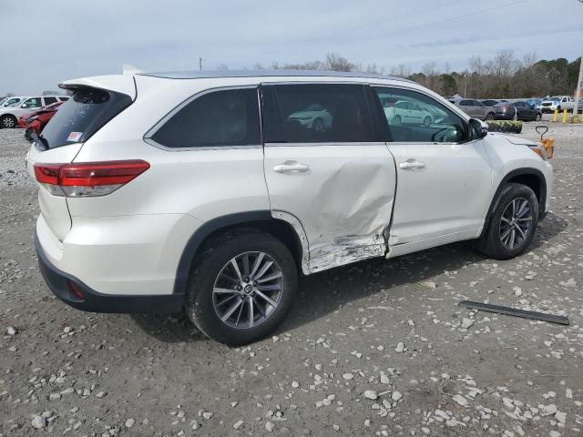 Photo 3 from auction – 2018 TOYOTA HIGHLANDER with VIN 5TDKZRFH1JS532906