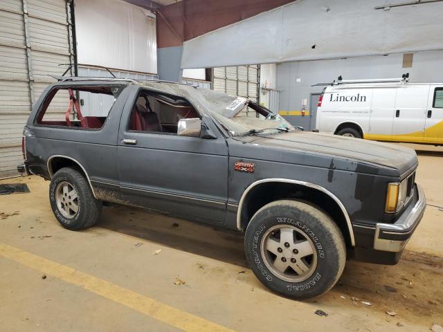Photo 4 from auction – 1989 GMC S15 JIMMY with VIN 1GKCT18ZXK8527775