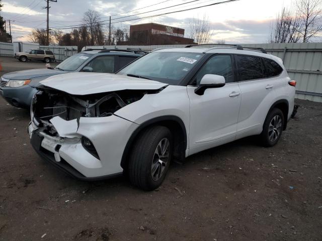 Photo 1 from auction – 2022 TOYOTA HIGHLANDER with VIN 5TDGZRBH9NS593745