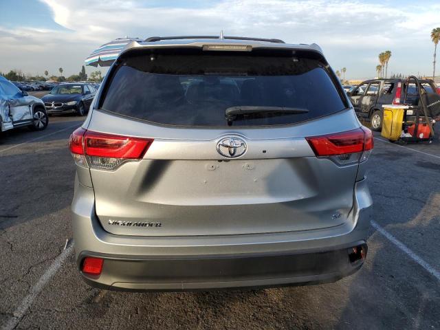 Photo 6 from auction – 2018 TOYOTA HIGHLANDER with VIN 5TDKZRFH7JS537933