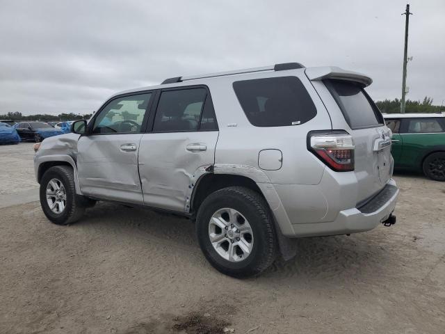 Photo 2 from auction – 2023 TOYOTA 4RUNNER SR with VIN JTEEU5JR6P5290340