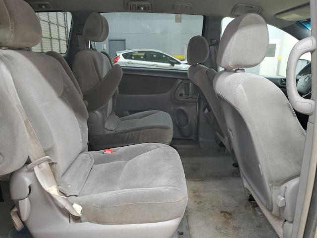 Photo 11 from auction – 2005 TOYOTA SIENNA CE with VIN 5TDZA23C55S230207