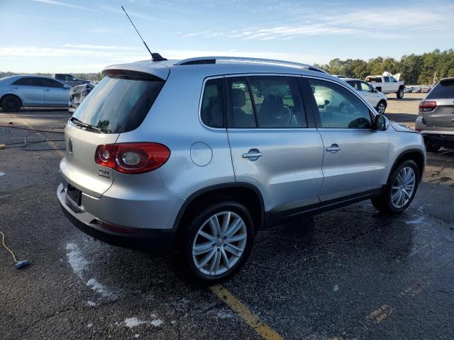 Photo 3 from auction – 2010 VOLKSWAGEN TIGUAN SE with VIN WVGBV7AX5AW514144