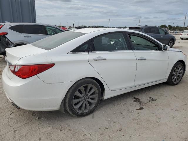 Photo 3 from auction – 2013 HYUNDAI SONATA SE with VIN 5NPEC4AC2DH684572