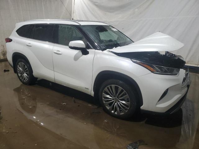 Photo 4 from auction – 2022 TOYOTA HIGHLANDER with VIN 5TDEBRCH6NS078941