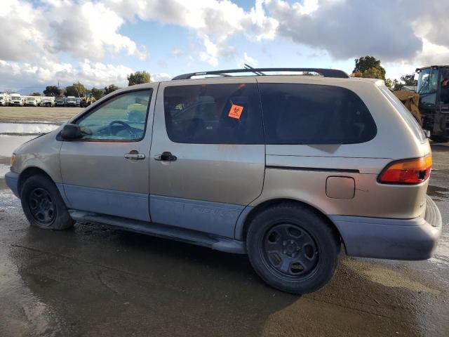 Photo 2 from auction – 2000 TOYOTA SIENNA LE with VIN 4T3ZF13C0YU281757