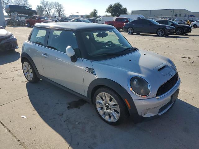Photo 4 from auction – 2010 MINI COOPER S with VIN WMWMF7C55ATZ69158