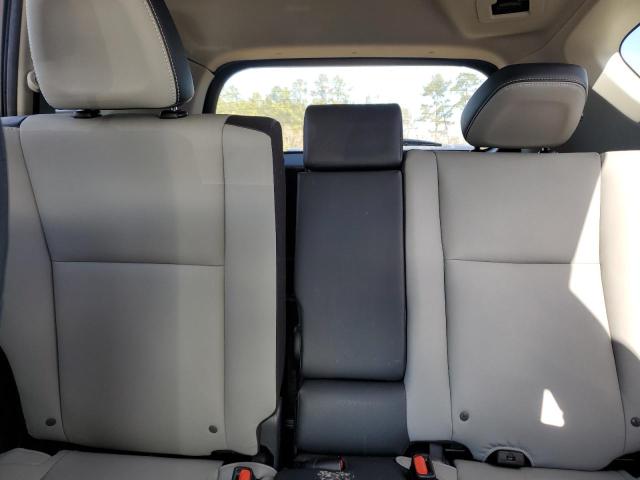 Photo 10 from auction – 2017 TOYOTA RAV4 LIMIT with VIN JTMDFREV5HD217668