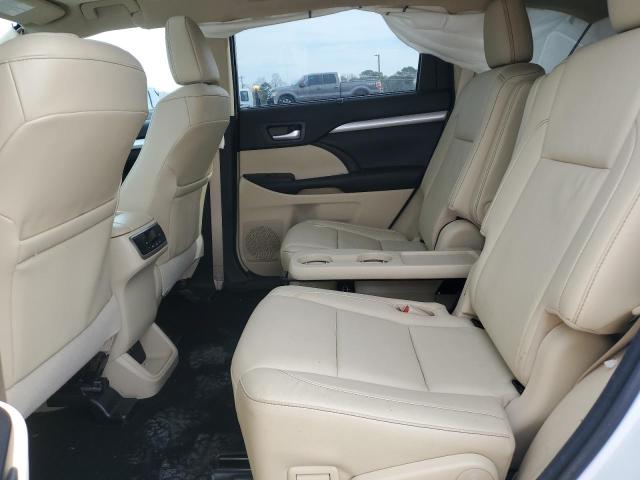 Photo 11 from auction – 2018 TOYOTA HIGHLANDER with VIN 5TDKZRFH1JS532906