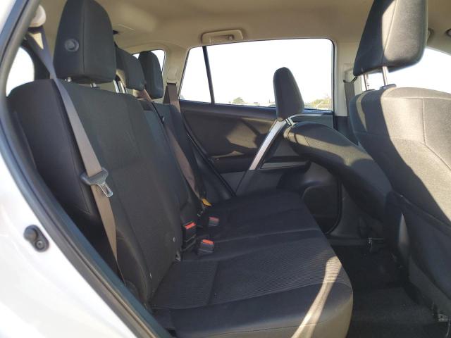 Photo 10 from auction – 2018 TOYOTA RAV4 LE with VIN JTMZFREV4JJ210868